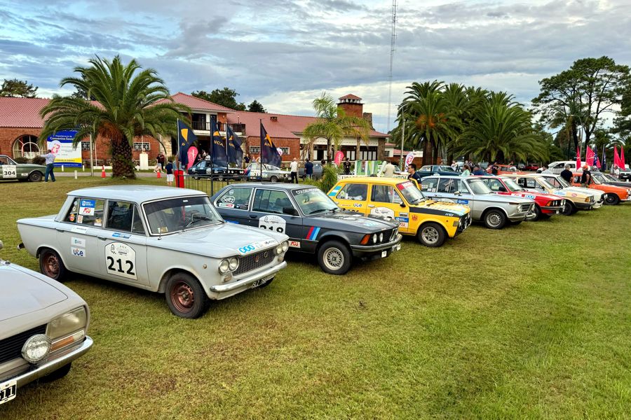 AUTOS