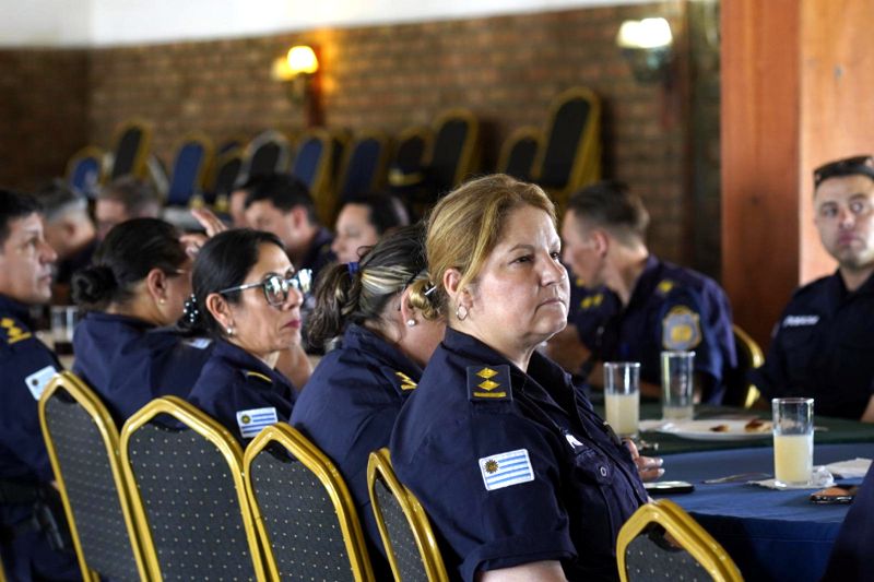 policias
