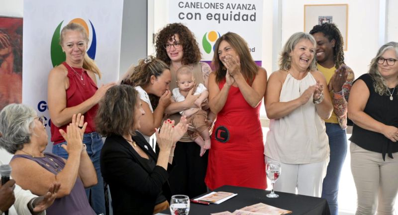 MUJERES
